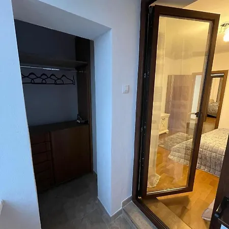 Downtown 2-bedroom *