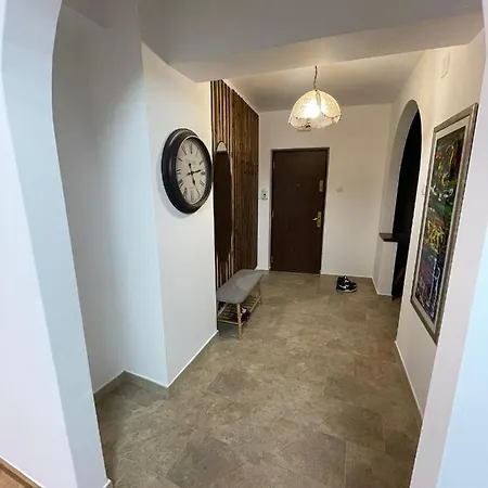 Downtown 2-bedroom Apartment Alba Iulia